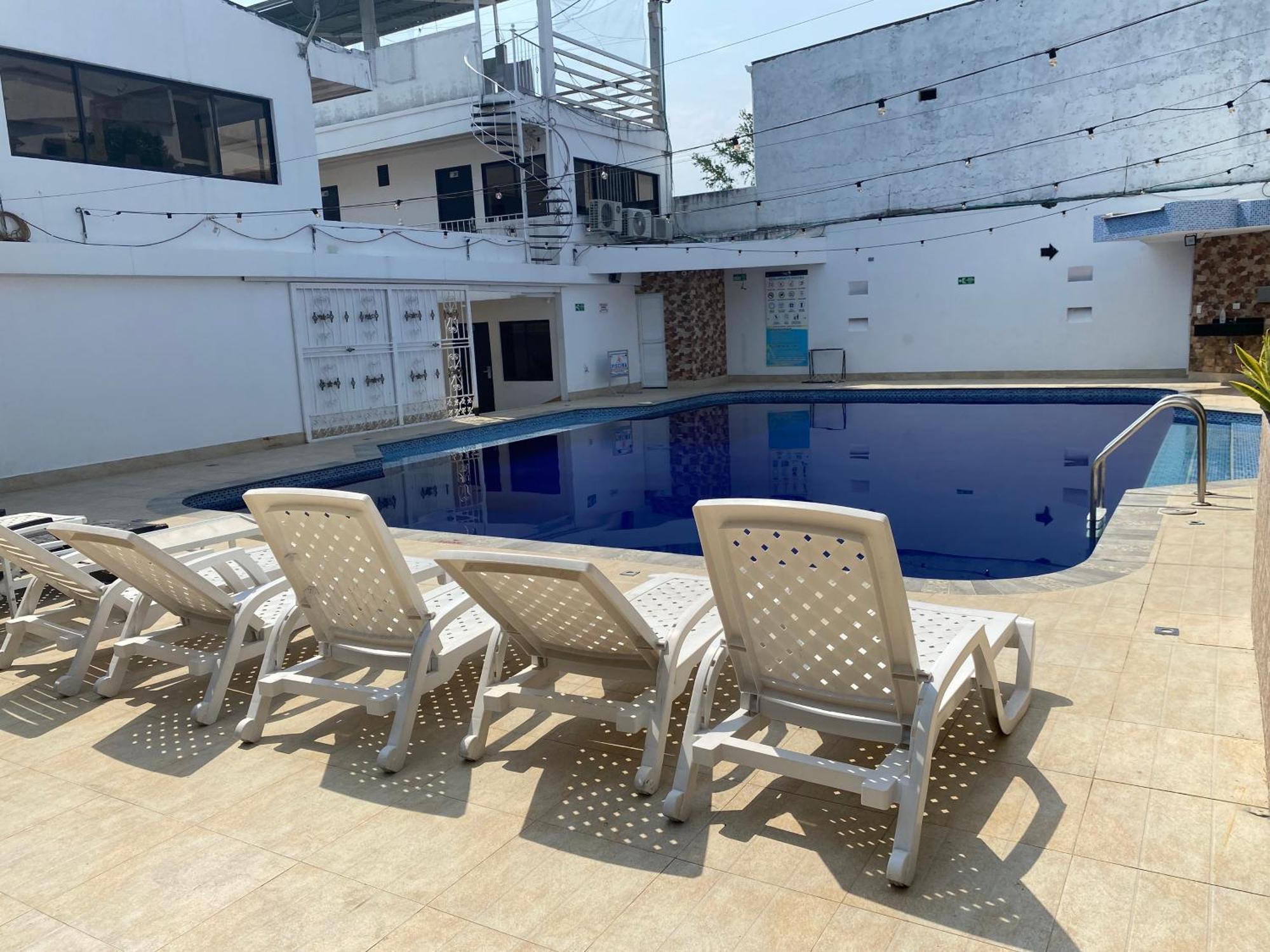 Hotel Deluxe Oasis De La Colina Girardot Buitenkant foto