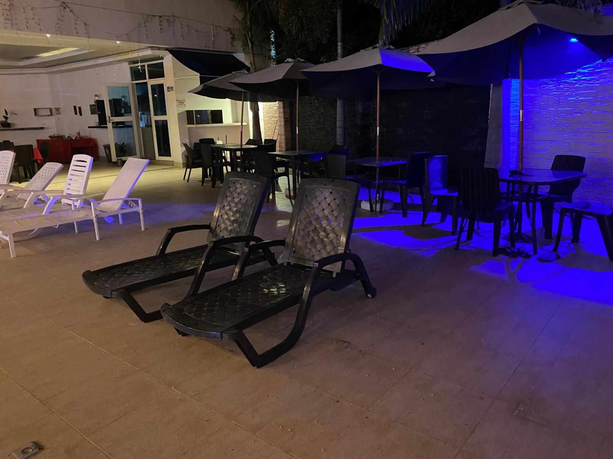 Hotel Deluxe Oasis De La Colina Girardot Buitenkant foto