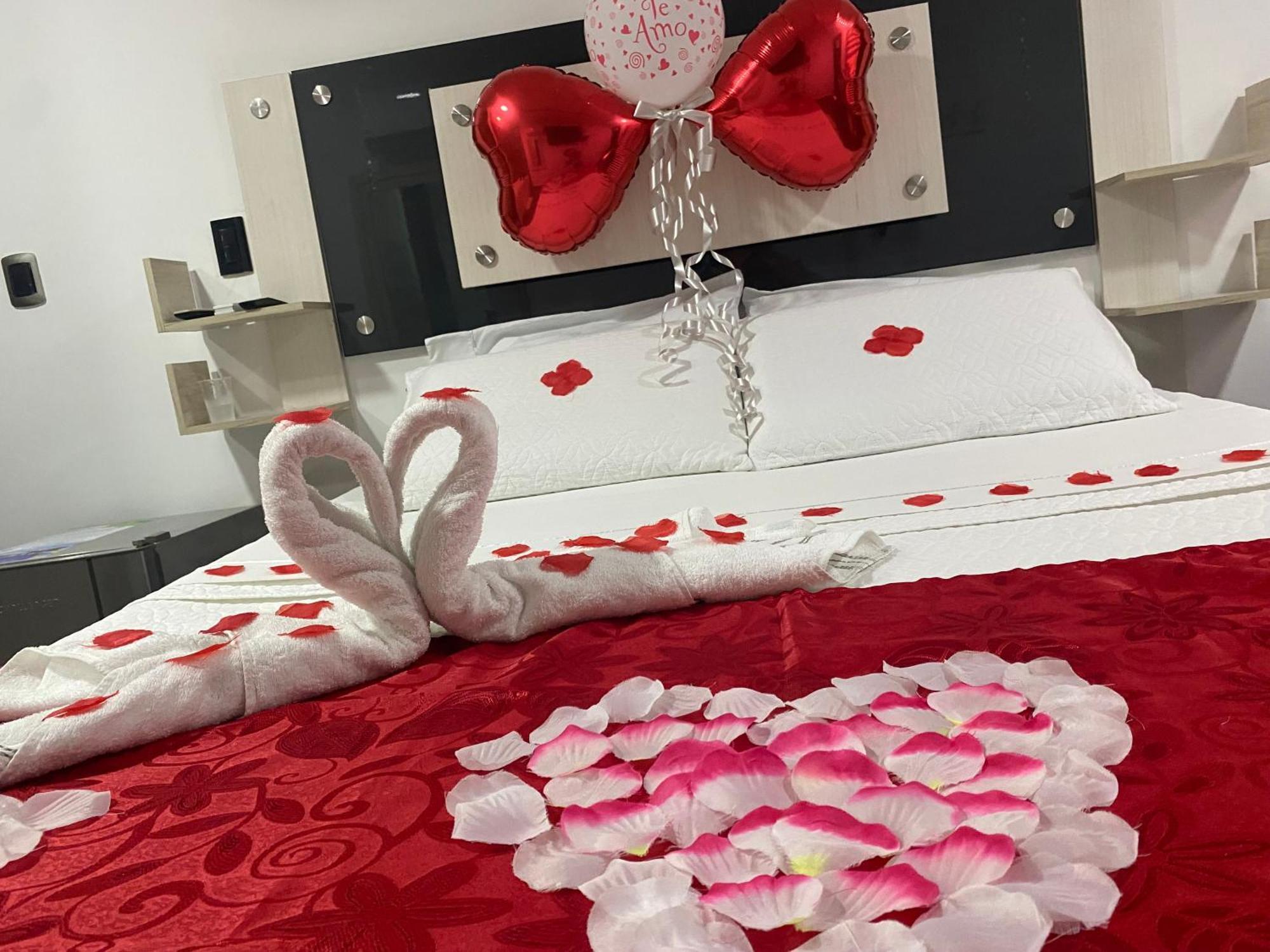 Hotel Deluxe Oasis De La Colina Girardot Buitenkant foto