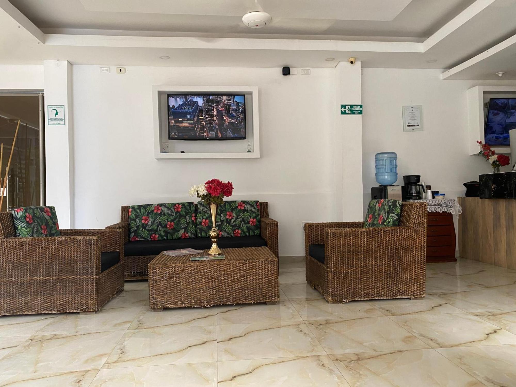 Hotel Deluxe Oasis De La Colina Girardot Buitenkant foto
