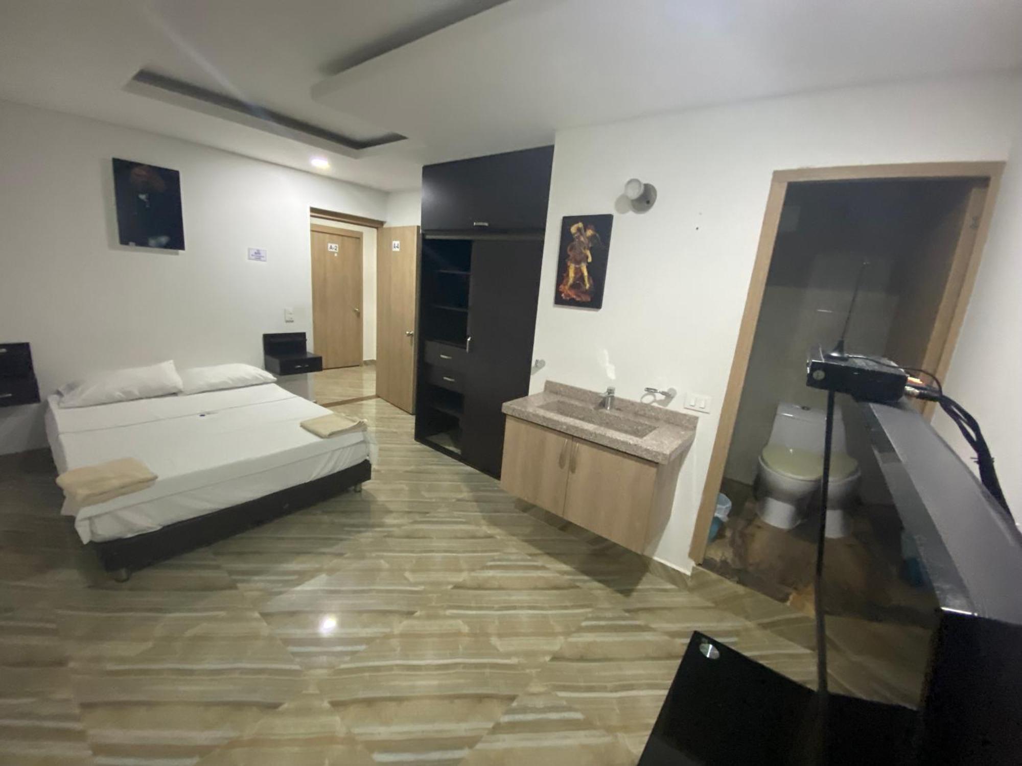 Hotel Deluxe Oasis De La Colina Girardot Buitenkant foto